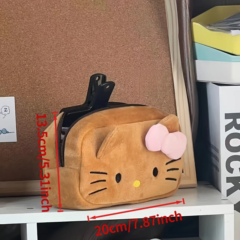 Trousse à crayons en peluche Hello Kitty – Image 5