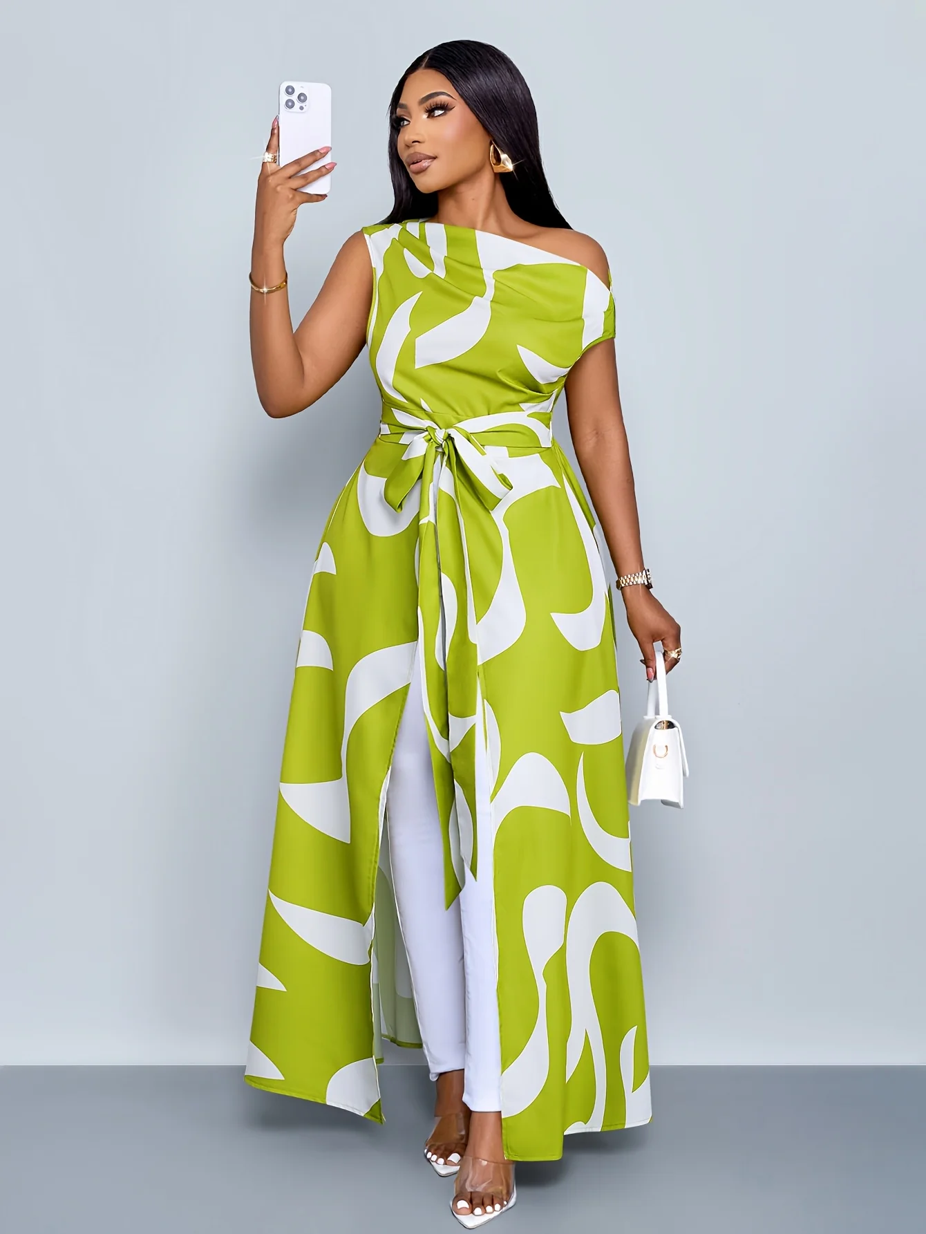 Découvrez l'élégance intemporelle avec cette robe maxi imprimée aux détails raffinés – Image 5