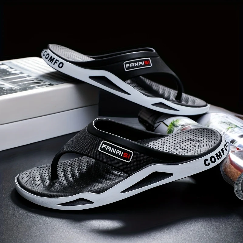 Une paire de tongs pour hommes – Image 7