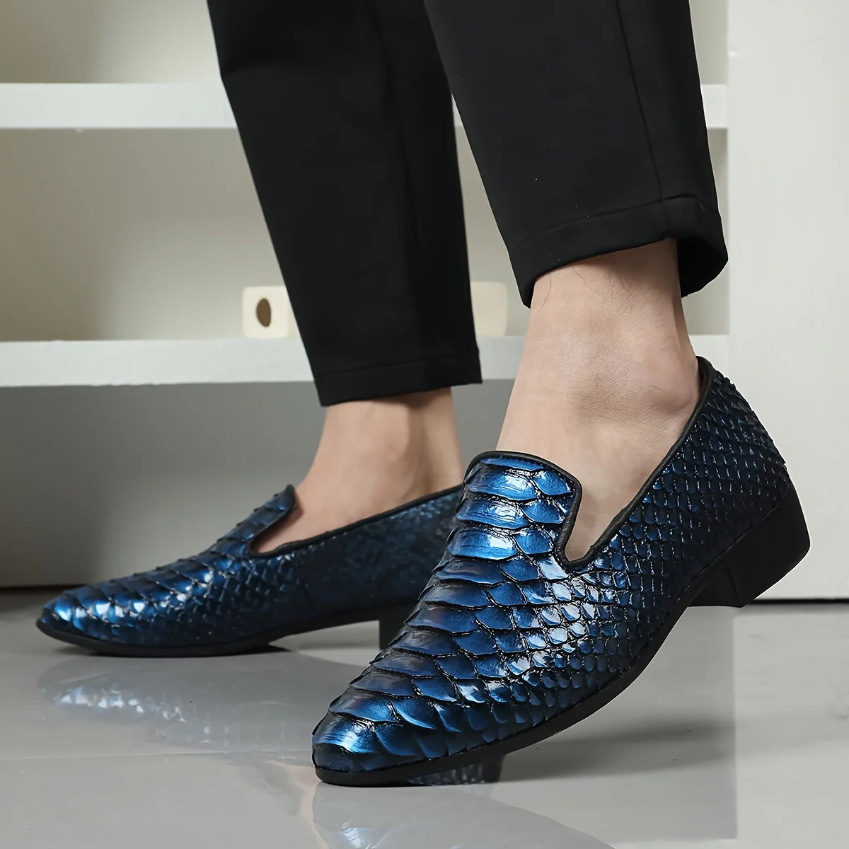 Chaussures décontractées pour hommes aux couleurs vives – Image 4