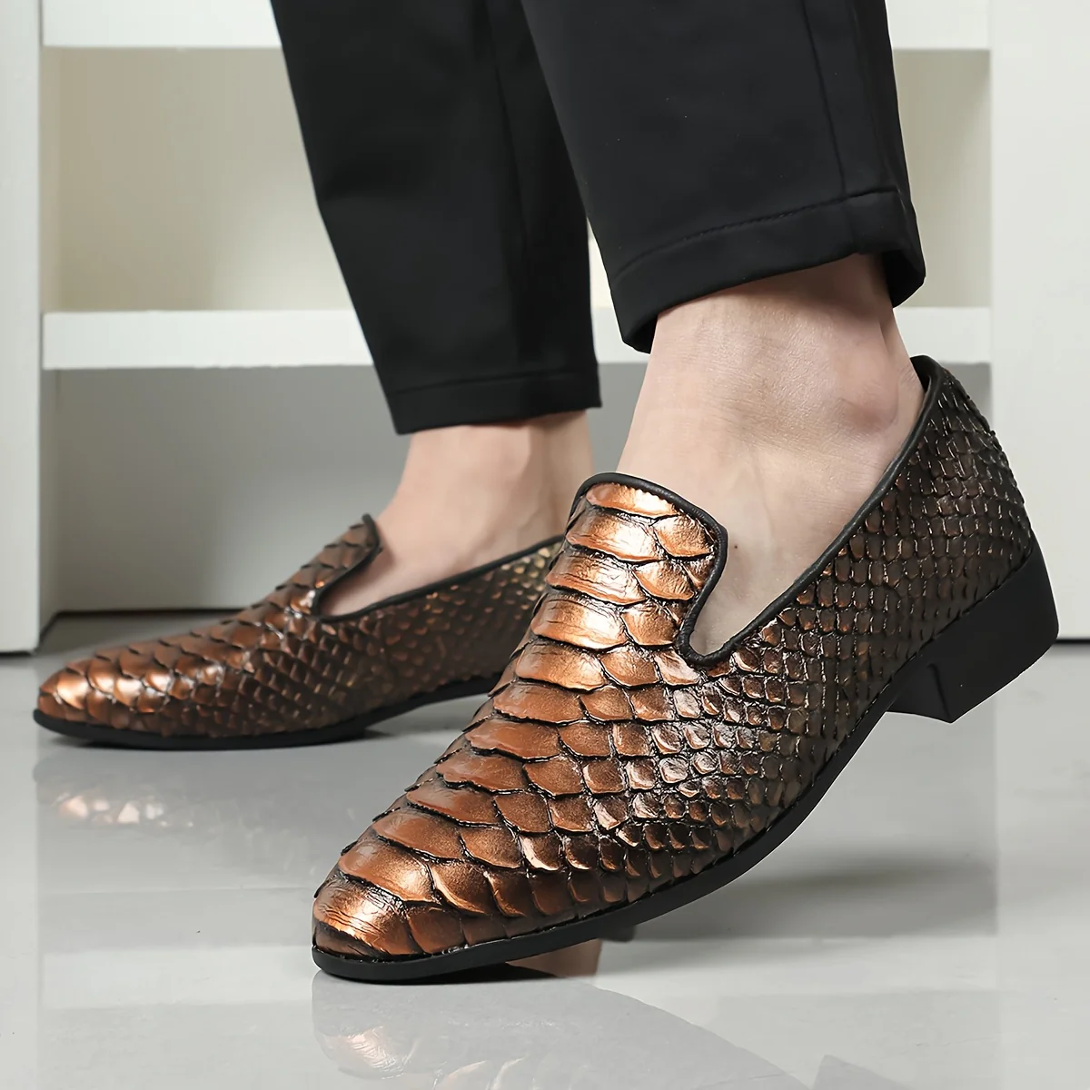 Chaussures décontractées pour hommes aux couleurs vives – Image 5