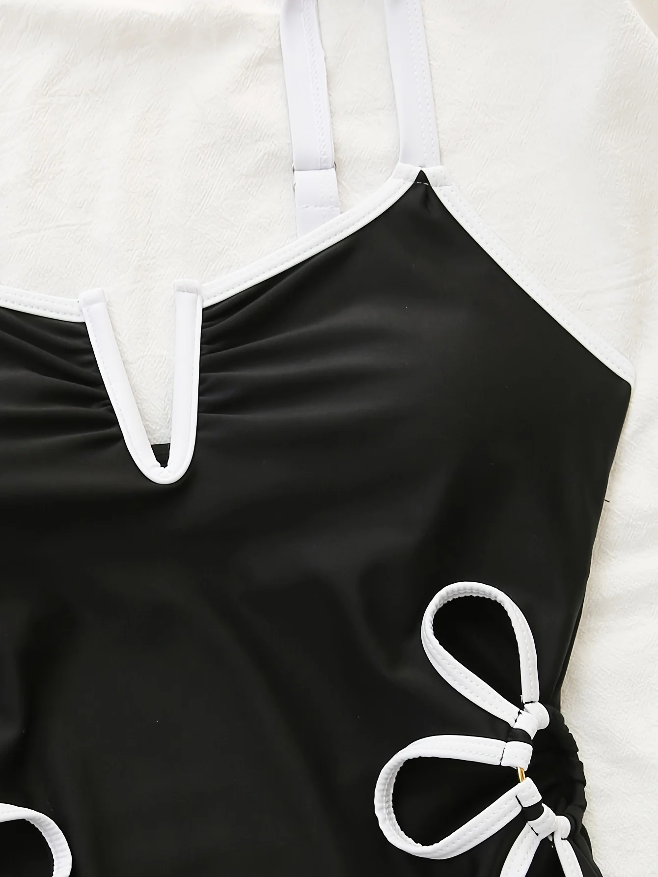Découvrez notre magnifique Maillot de bain une pièce, – Image 8