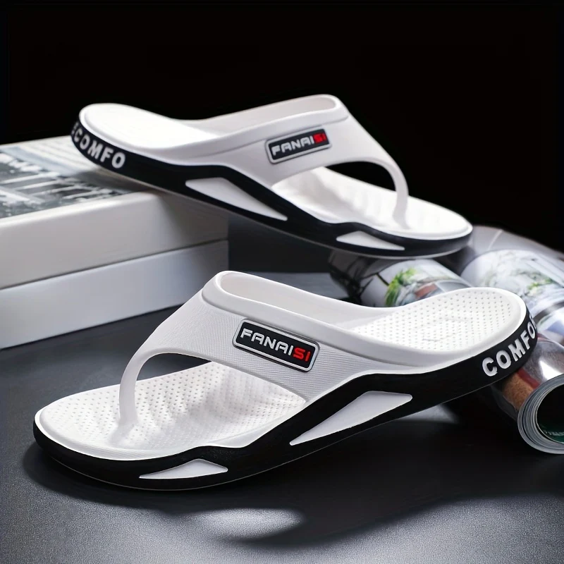 Une paire de tongs pour hommes – Image 8