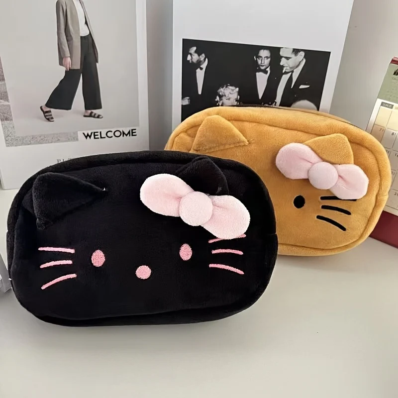 Trousse à crayons en peluche Hello Kitty – Image 6