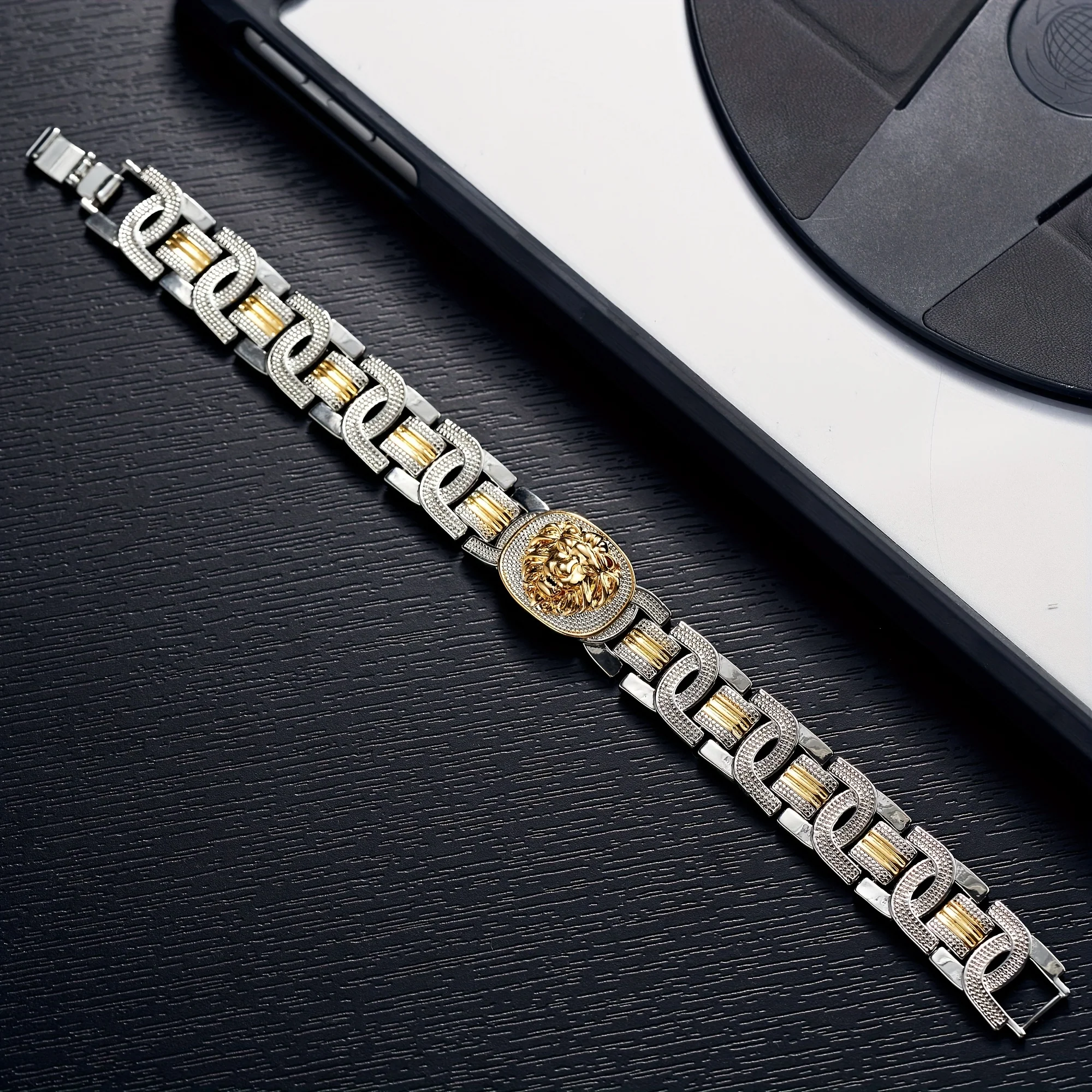 Bracelet plaqué or, motif lion – Image 9