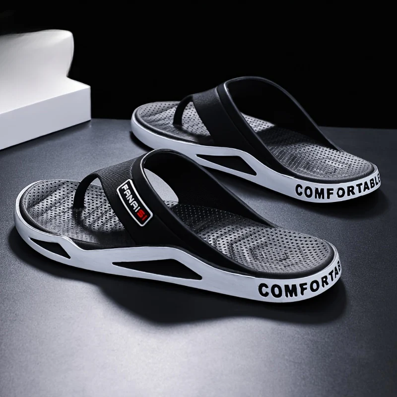 Une paire de tongs pour hommes – Image 4