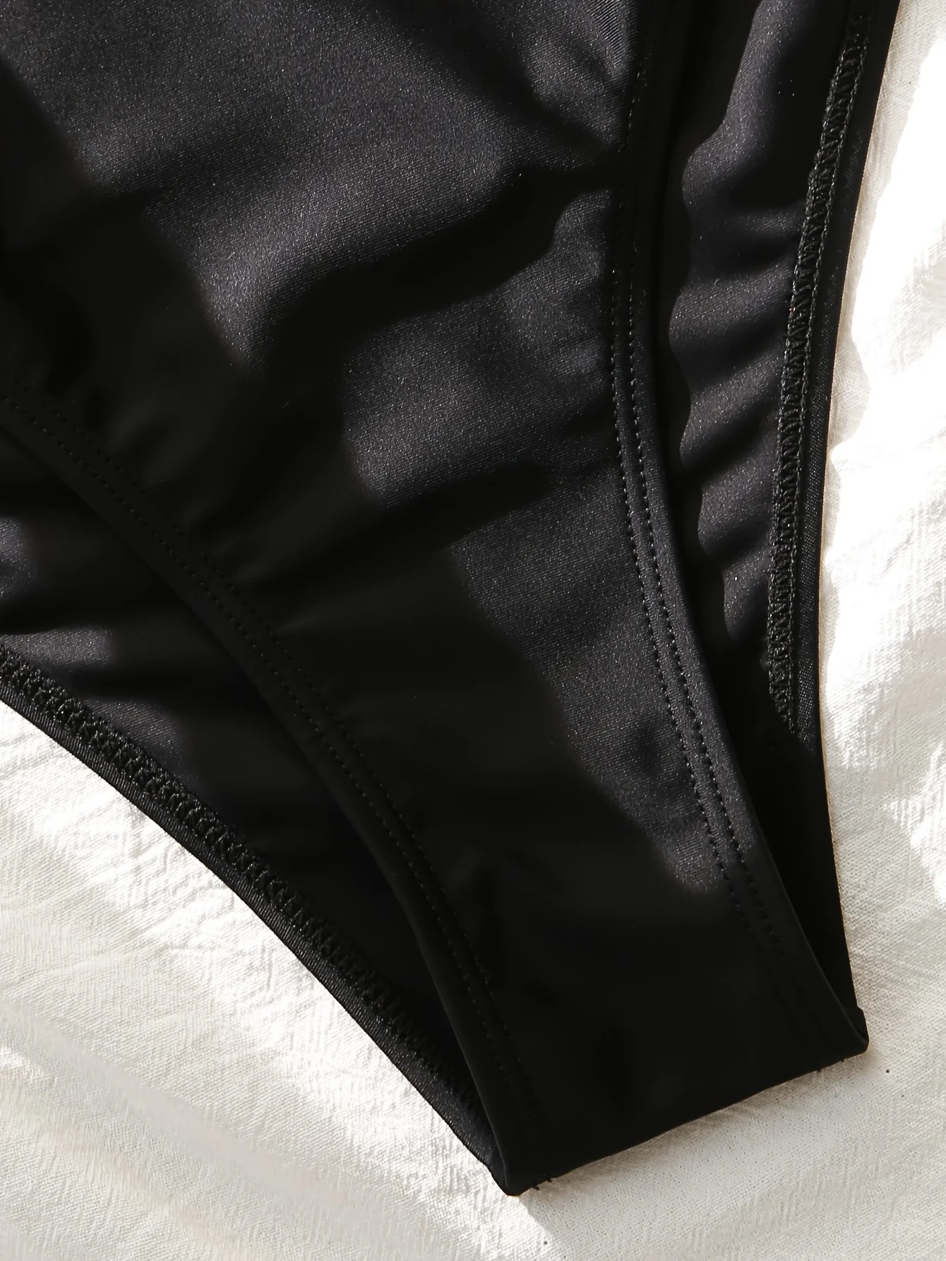 Découvrez notre magnifique Maillot de bain une pièce, – Image 5