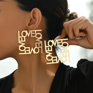 Boucles d'oreilles alphabet grandes créatives pour l'automne et l'hiver