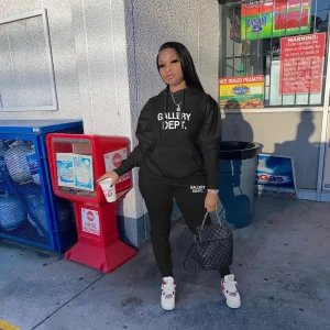 Ensemble de sport est le choix parfait pour les amateurs de fitness et de mode