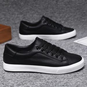 Sneakers basses Old Money pour hommes – Noires avec semelle blanche – Chaussures décontractées en simili cuir
