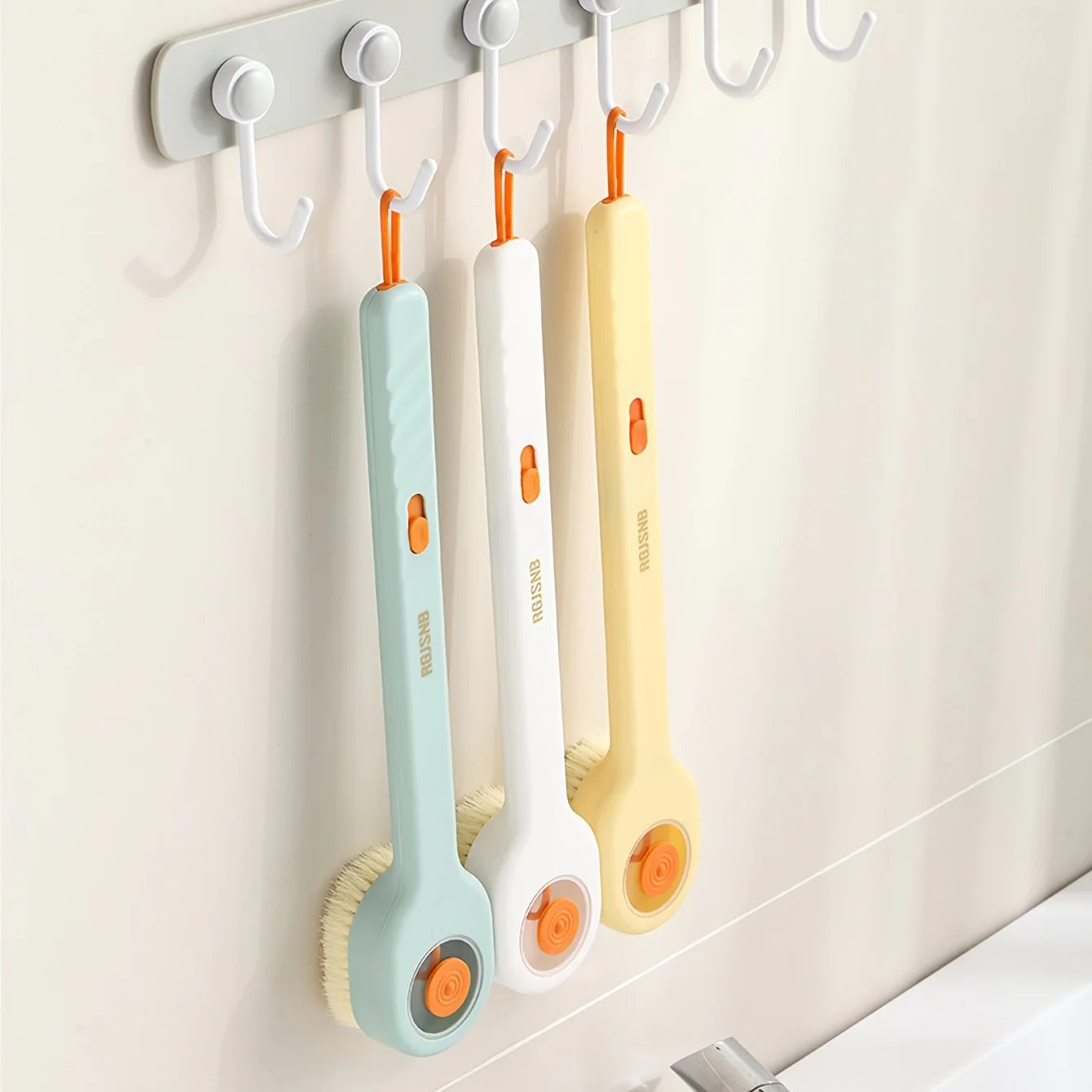 1 brosse de bain avec un long manche en nylon pour frotter le dos et une boule de bain exfoliante – Image 4