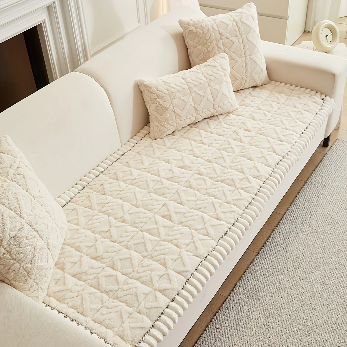 Coussin de canapé matelassé doux (1 pièce), housse de canapé épaisse en polyester pour plus de chaleur en automne et en hiver, décoration intérieure adaptée aux canapés 2, 3 ou 4 places. – Image 4