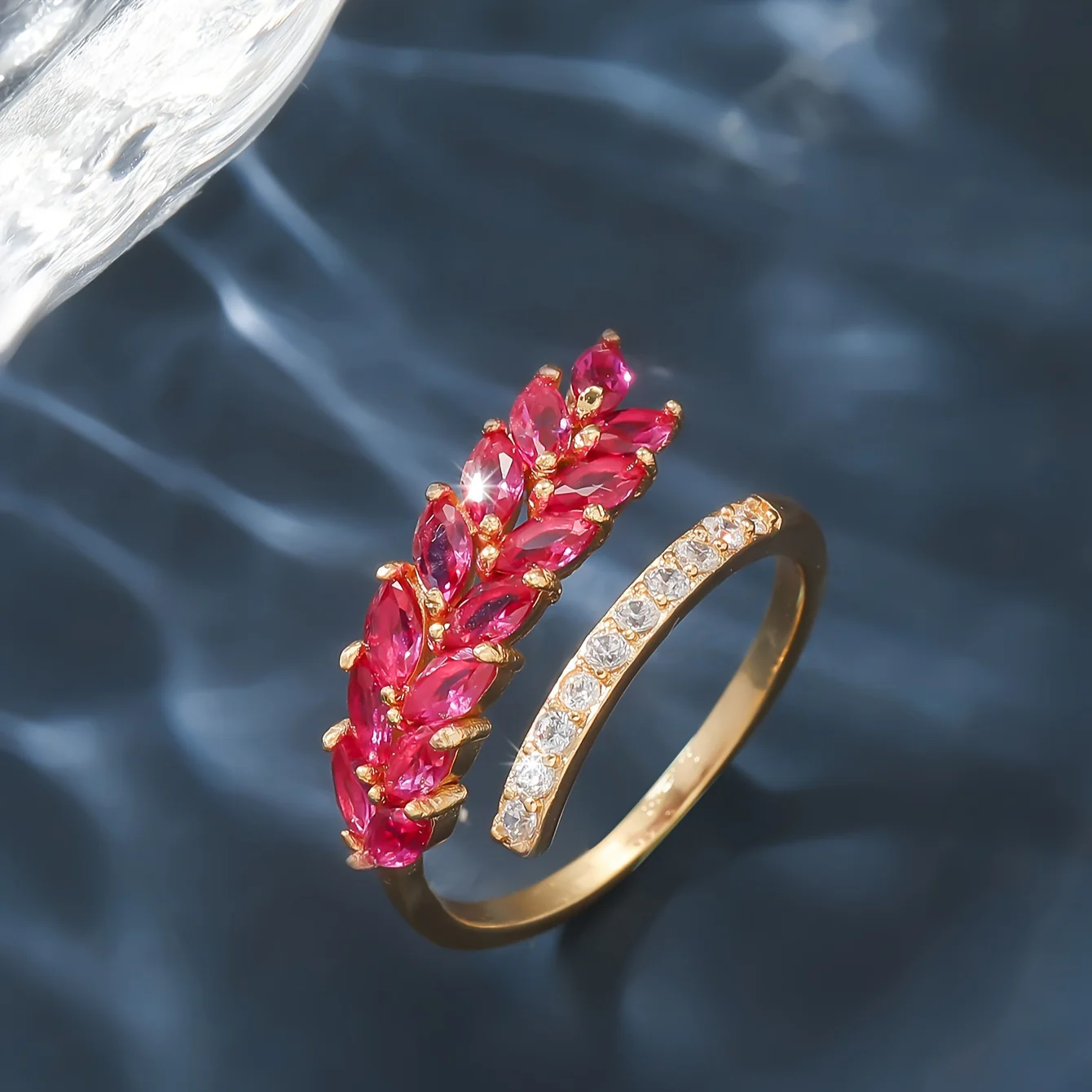 Bague ouverte élégante en cuivre ornée de zirconias