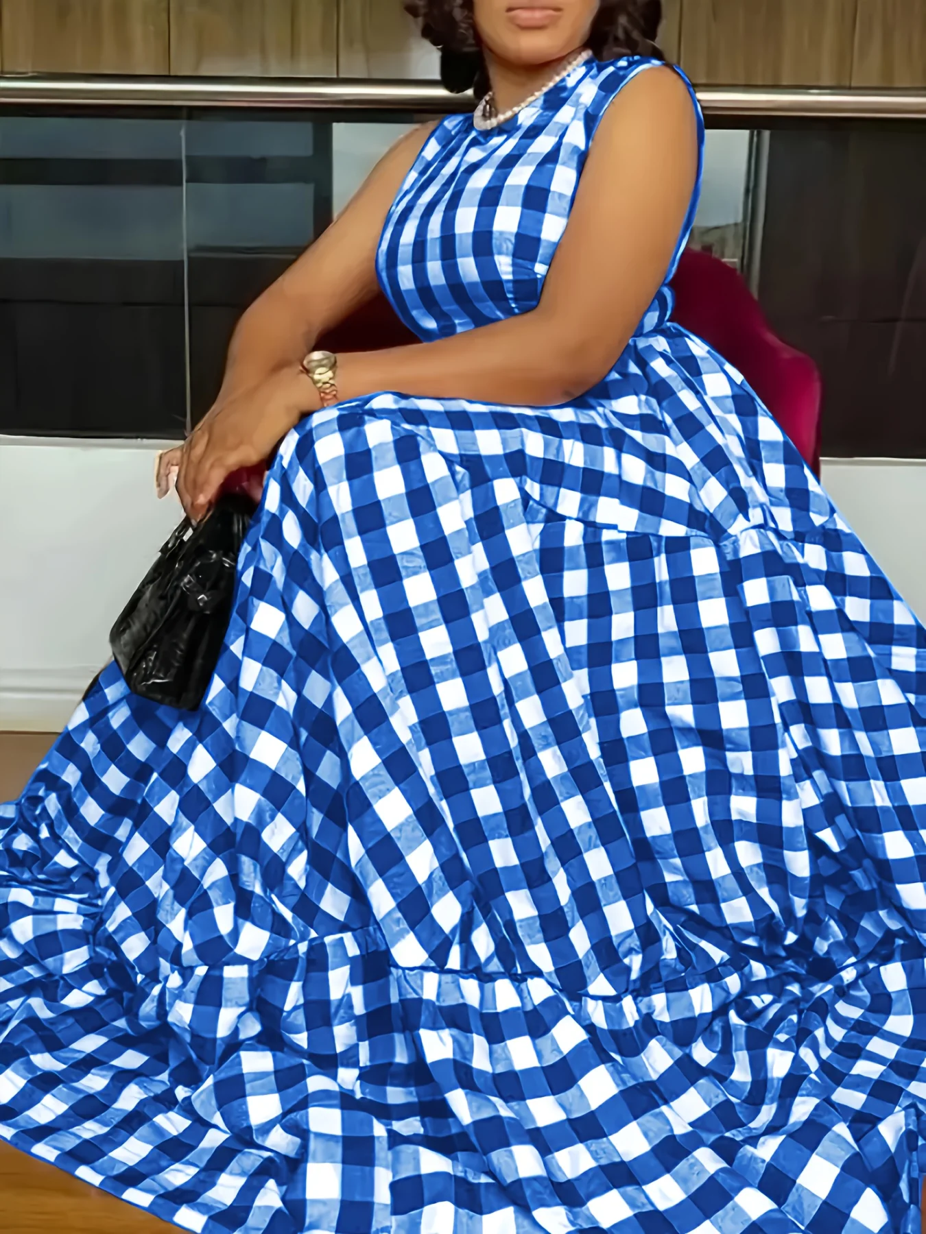 Découvrez l'élégance intemporelle avec cette robe d'été à carreaux – Image 2